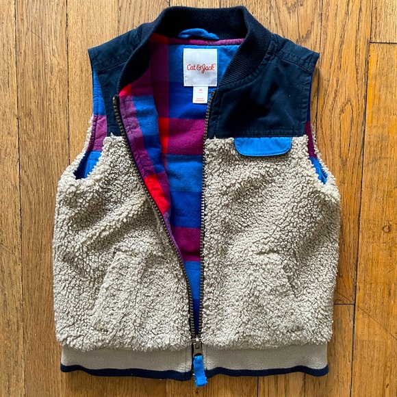 Cat & Jack ~ Boys Size 3T Sherpa Vest - Picture 2 of 3